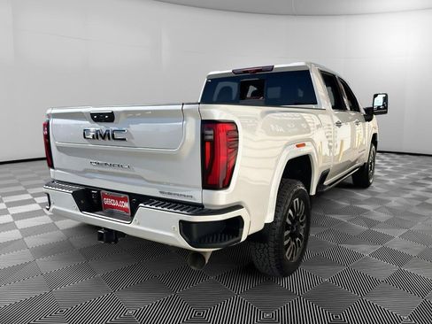 Used 2025 GMC Sierra 3500 Denali Ultimate AWD/4WD image 4