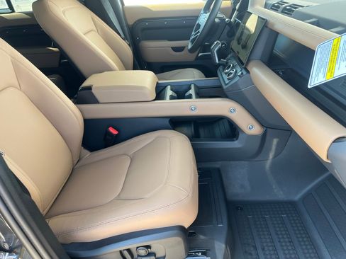 New 2026 Land Rover Defender 110 S image 22