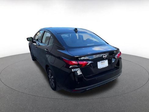 Used 2025 Nissan Versa SV image 11