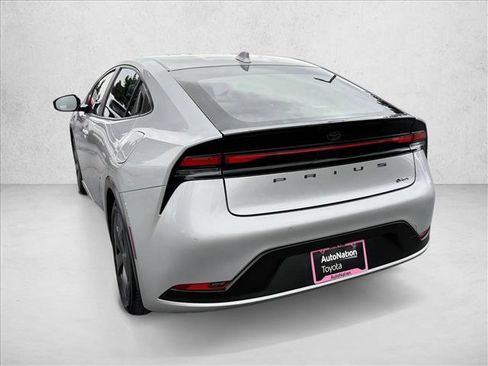 Used 2024 Toyota Prius LE image 5