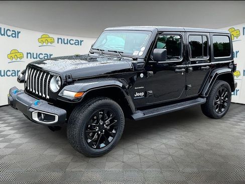 Used 2023 Jeep Wrangler Unlimited Sahara w/ Cold Weather Group AWD/4WD image 3