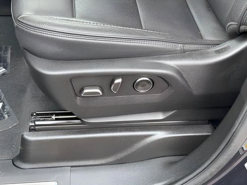 Used 2025 GMC Yukon Denali image 22