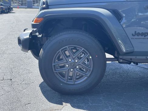 New 2025 Jeep Gladiator Sport image 42