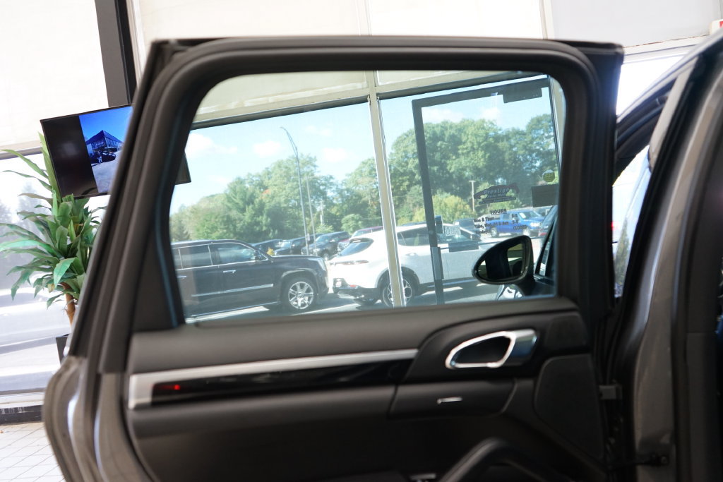 Used 2017 Porsche Cayenne S AWD/4WD image 55