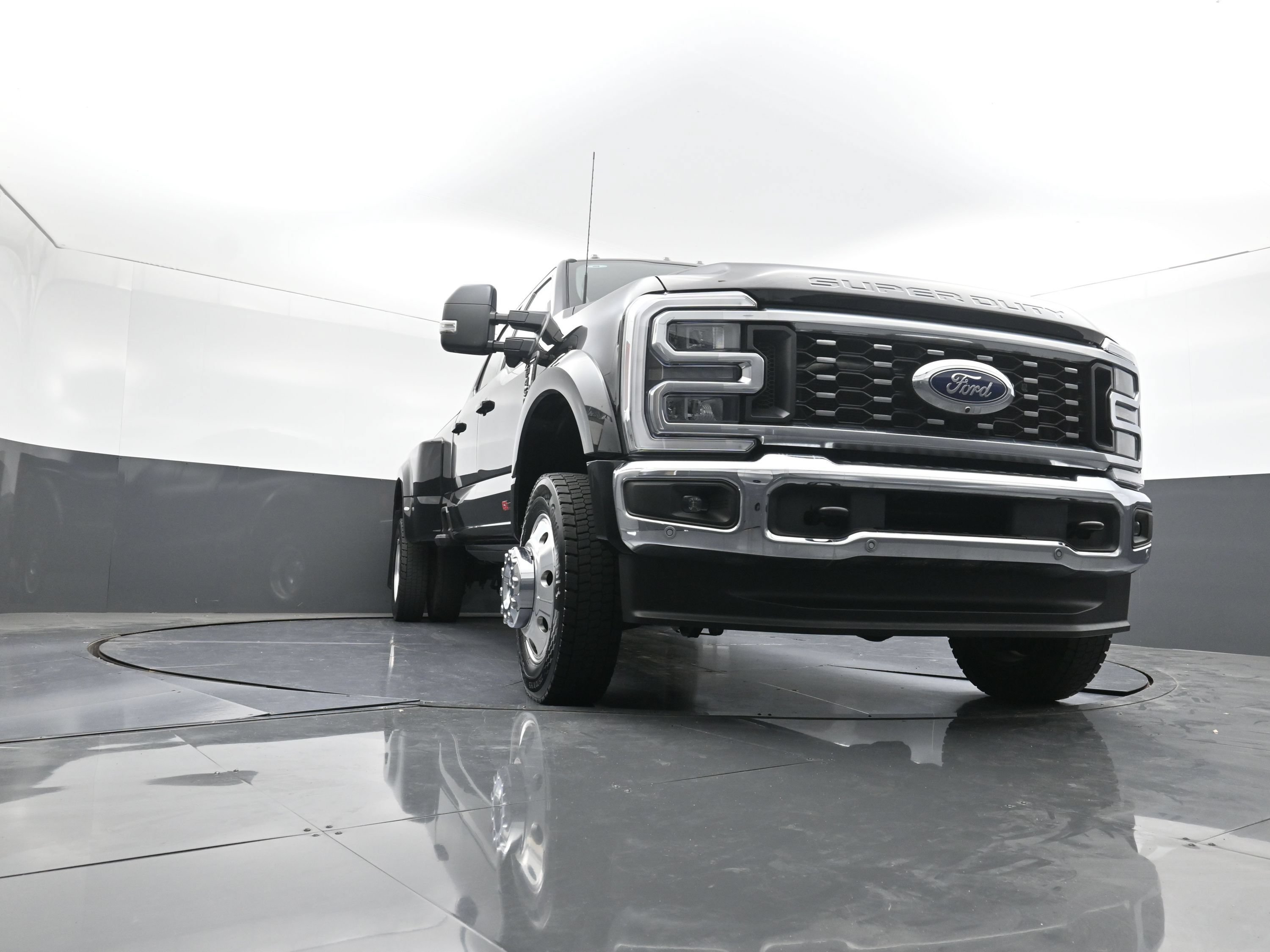 Used 2024 Ford F450 Lariat w/ Lariat Ultimate Package AWD/4WD image 25