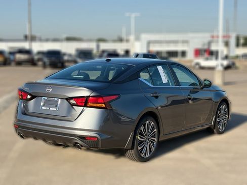 New 2026 Nissan Altima 2.5 SV FWD image 7