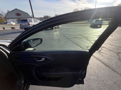 Used 2016 Chrysler 200 S w/ Comfort Group image 15