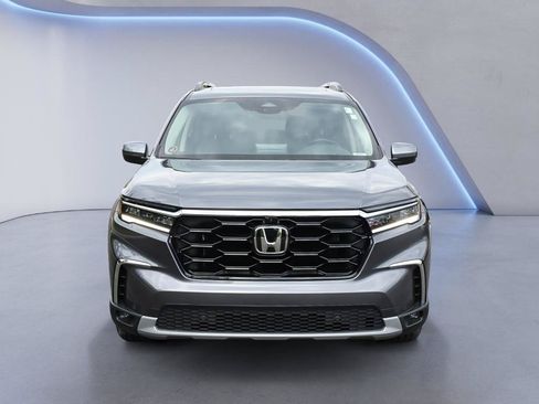 Used 2025 Honda Pilot Elite image 11
