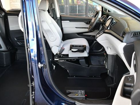 Used 2019 Honda Odyssey EX image 26