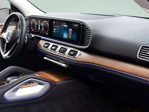 Used 2024 Mercedes-Benz GLE 450 4MATIC w/ Winter Package image 29