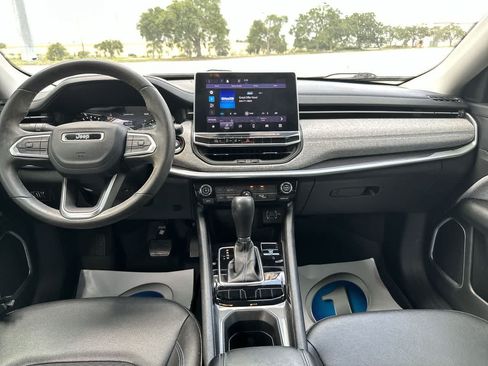 Certified 2022 Jeep Compass Latitude FWD image 16
