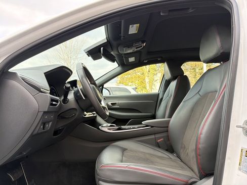 Used 2023 Hyundai Sonata SEL Plus image 11