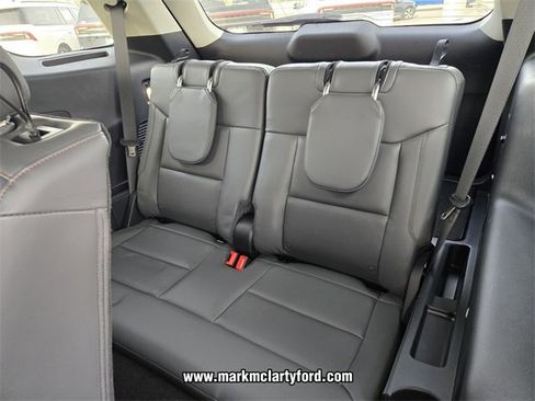 New 2025 Ford Explorer Active w/ Active Comfort Package image 7