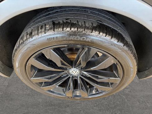 Used 2021 Volkswagen Tiguan SE R-Line AWD/4WD image 43