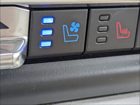 Used 2024 Ford Expedition Max Limited RWD image 31