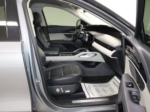 Used 2024 Lincoln Nautilus Reserve image 29