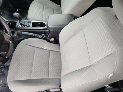 Used 2022 Toyota Tacoma SR image 8