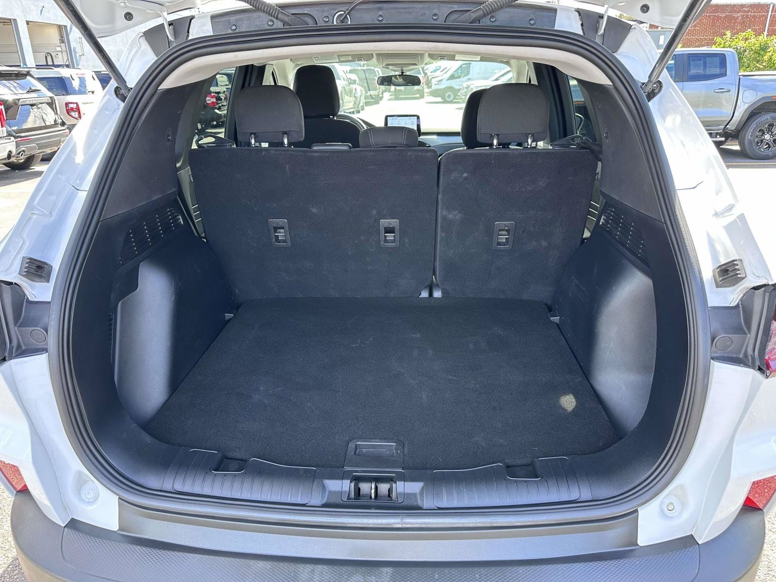 Used 2025 Ford Escape Active AWD/4WD image 8