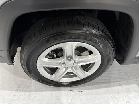 Used 2024 Jeep Compass Sport AWD/4WD image 44