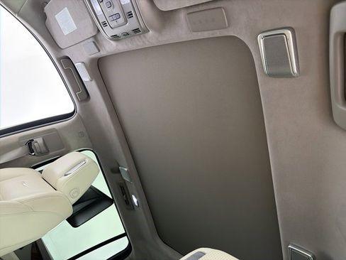 Certified 2023 Cadillac Escalade ESV Premium Luxury Platinum w/ LPO, Radiant Package AWD/4WD image 21