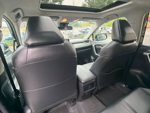 Used 2021 Toyota RAV4 XLE Premium AWD/4WD image 25