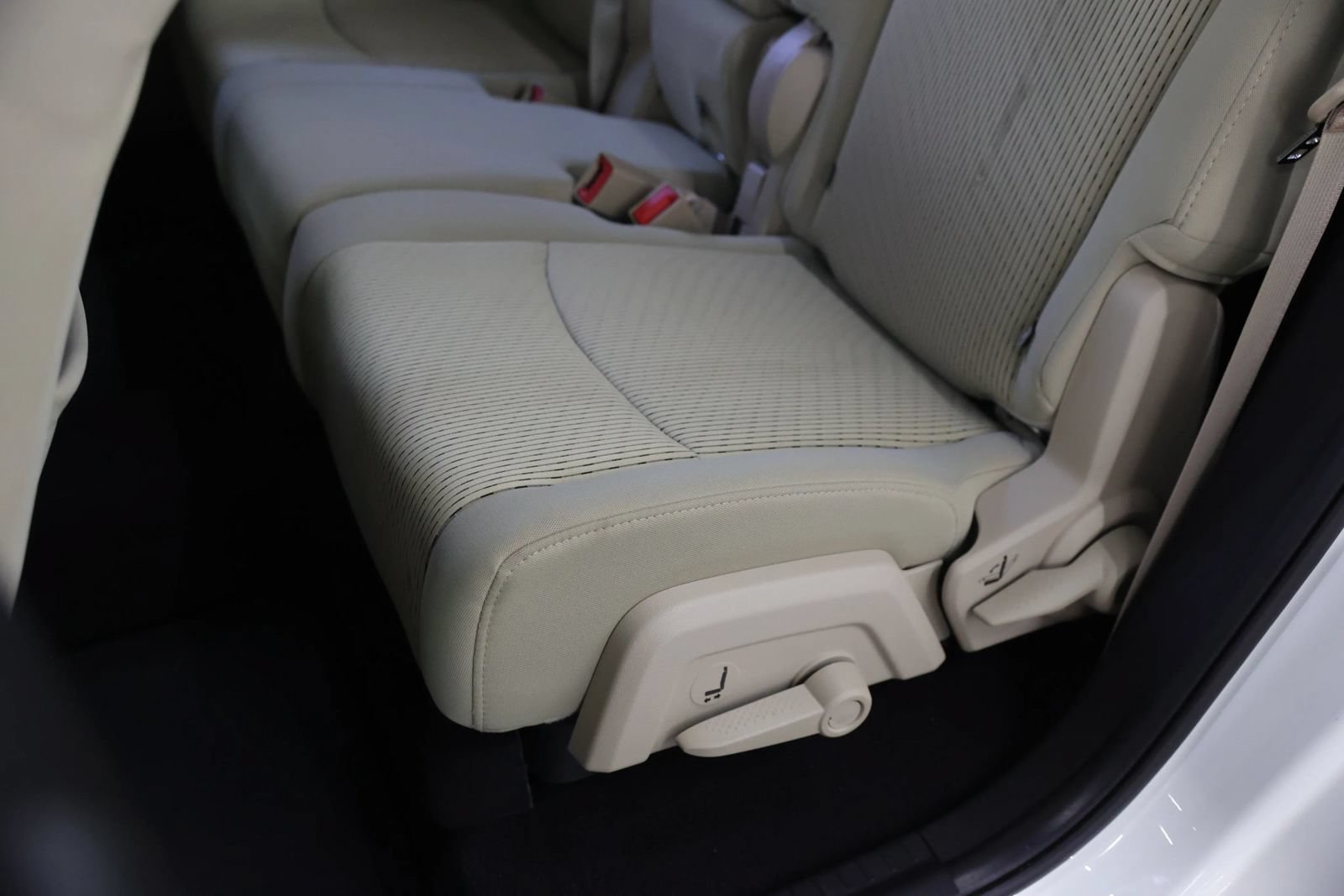 Used 2015 Dodge Journey American Value Package w/ Flexible Seating Group FWD image 18