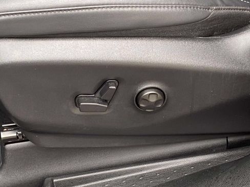 Used 2025 Chrysler Pacifica Select FWD image 14