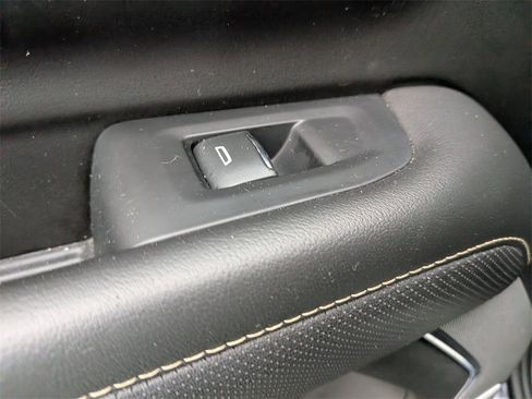 Used 2023 Chevrolet Suburban Premier image 27