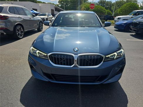 Used 2025 BMW 330i Sedan RWD image 2