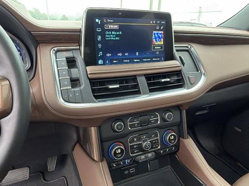 Used 2023 Chevrolet Tahoe High Country AWD/4WD image 5