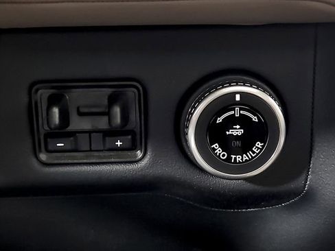 New 2026 Lincoln Navigator L Black Label AWD/4WD image 21