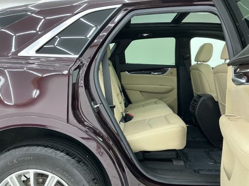 Used 2018 Cadillac XT5 Luxury w/ Driver Awareness Package FWD image 21