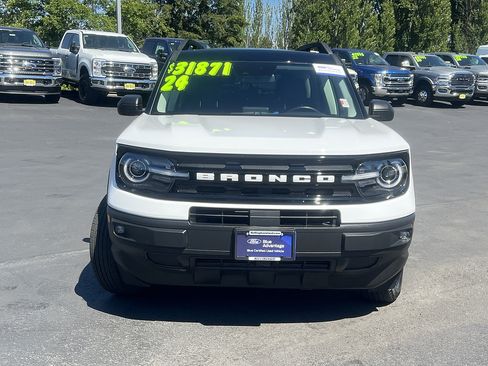 Certified 2024 Ford Bronco Sport Outer Banks w/ Tech Package AWD/4WD image 2