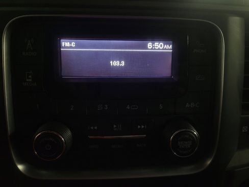 Used 2018 RAM 1500 Express AWD/4WD image 25