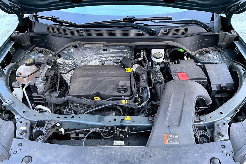 Used 2025 Chevrolet Trax LS w/ LS Convenience Package FWD image 9