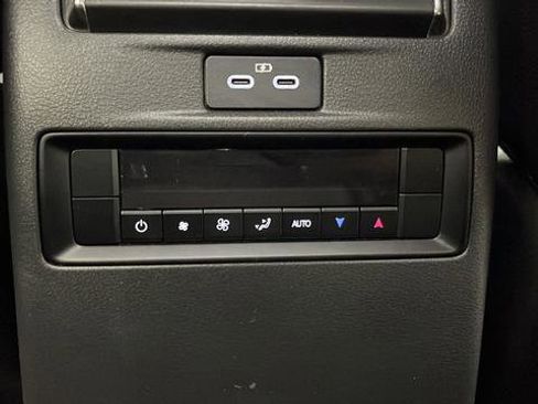 Used 2024 MAZDA CX-90 Plug-In Hybrid w/ Preferred AWD/4WD image 34