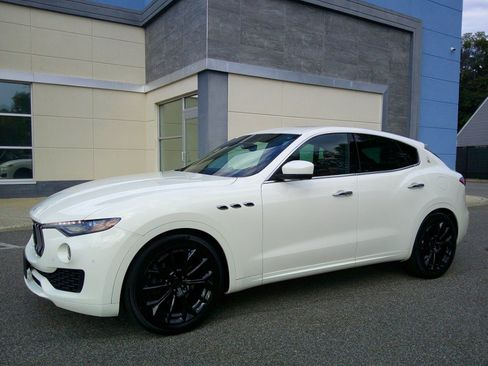Used 2019 Maserati Levante AWD/4WD image 28