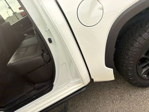 Used 2025 Toyota Tundra SR5 w/ SR5 Convenience Package AWD/4WD image 17