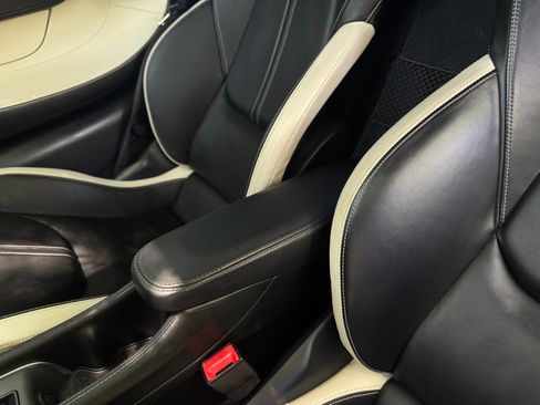 Used 2017 McLaren 570S Coupe image 21