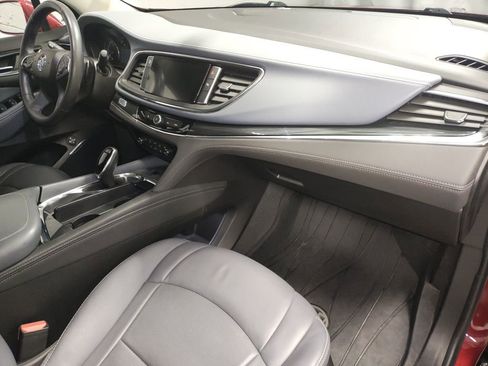 Used 2018 Buick Enclave Essence image 8