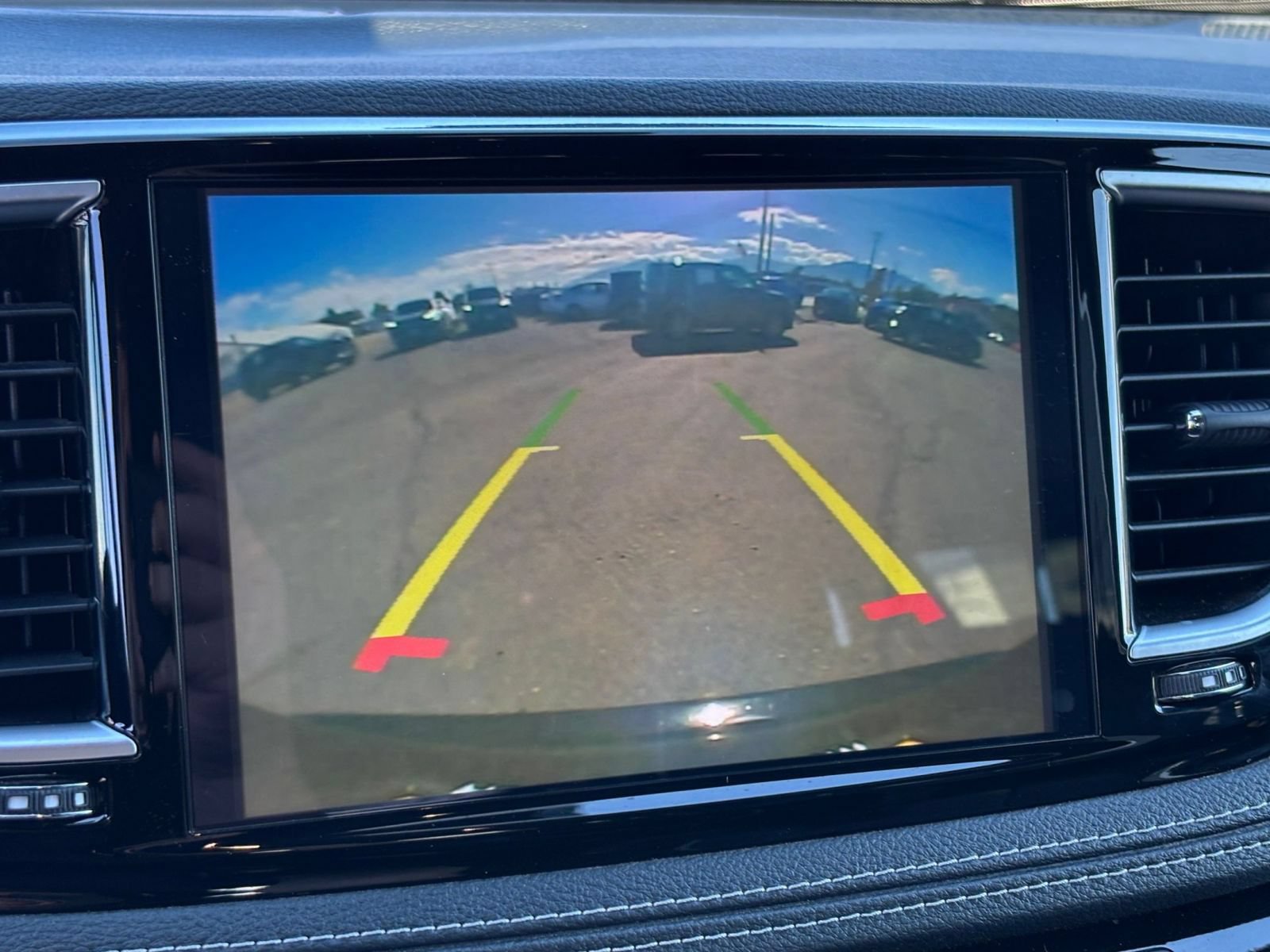 Used 2025 Chrysler Pacifica Limited FWD image 26