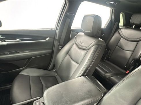 Used 2025 Cadillac XT5 Premium Luxury image 13