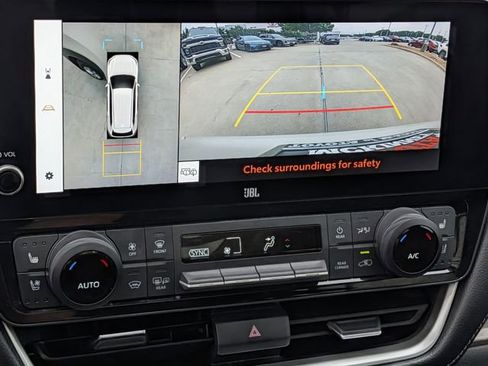 Used 2024 Toyota Grand Highlander AWD image 19