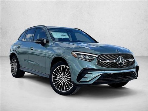 Used 2026 Mercedes-Benz GLC 300 GLC 300 image 2