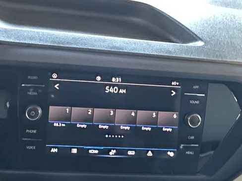 Used 2024 Volkswagen Taos SE image 14