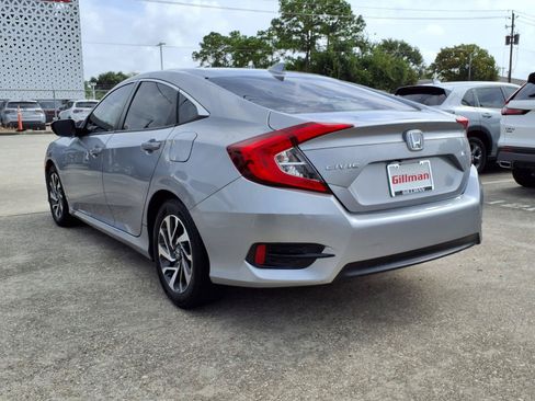 Used 2017 Honda Civic EX image 3