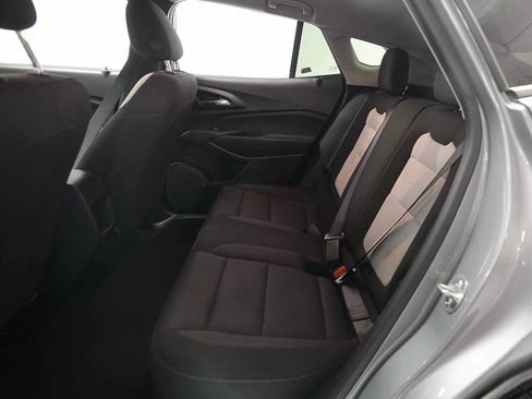 Used 2025 Chevrolet Trax LS FWD image 9