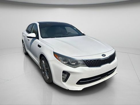 Used 2018 Kia Optima SX w/ Technology Package FWD image 2