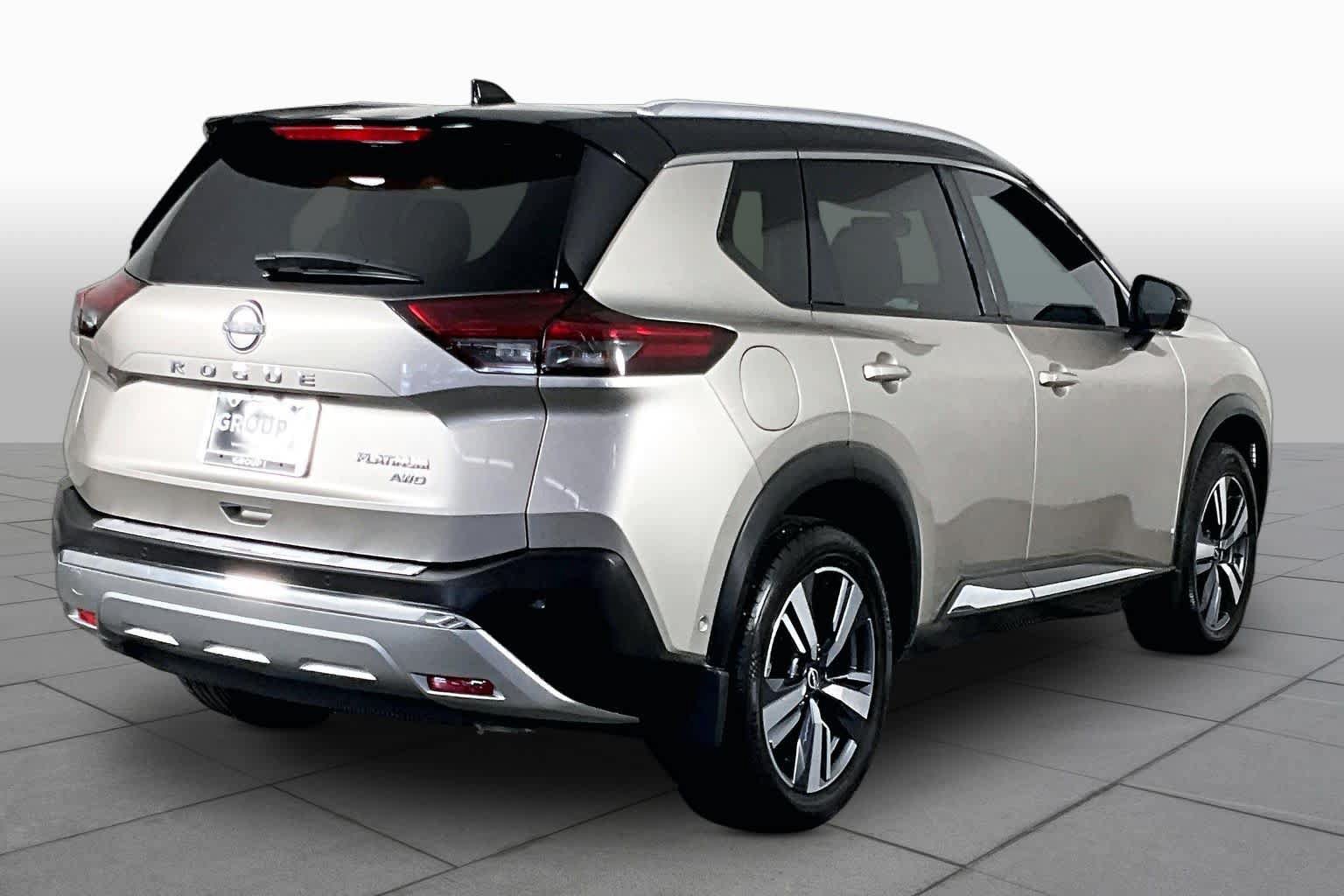 Used 2023 Nissan Rogue Platinum w/ Platinum Premium Package AWD/4WD image 12