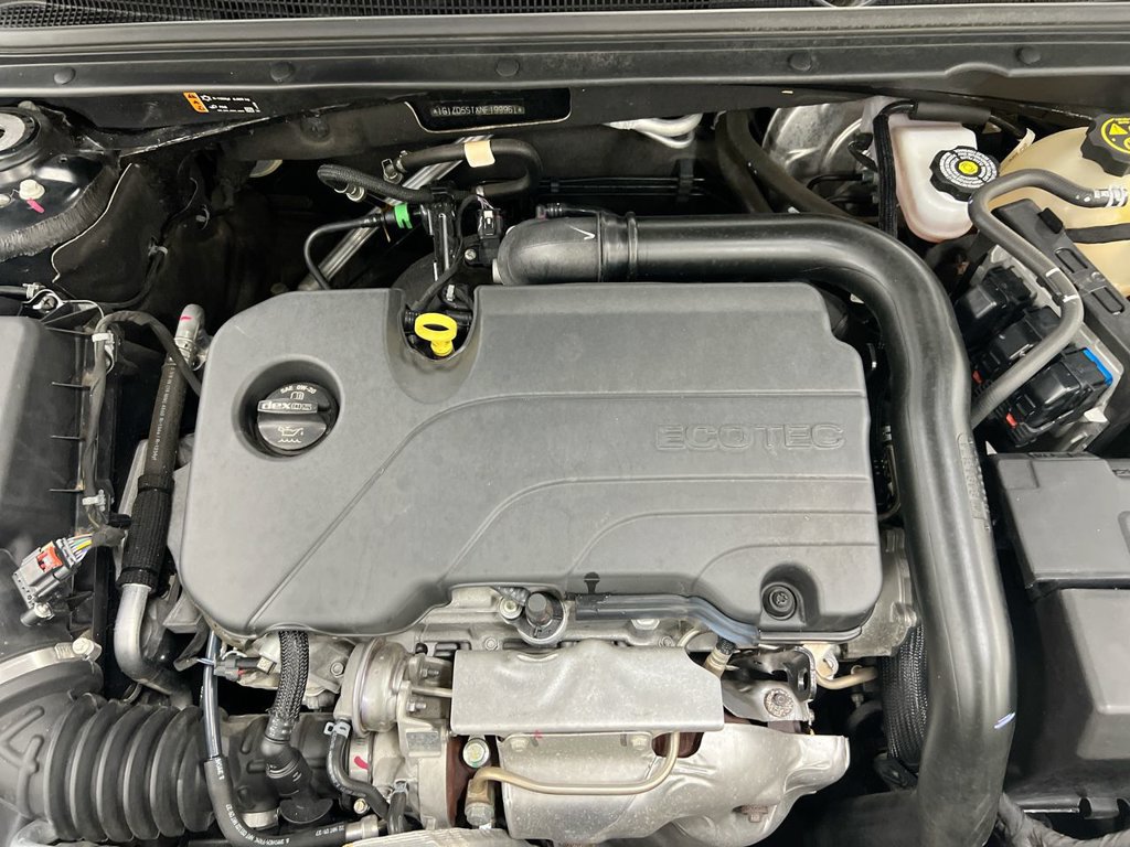 Used 2022 Chevrolet Malibu LT FWD image 24